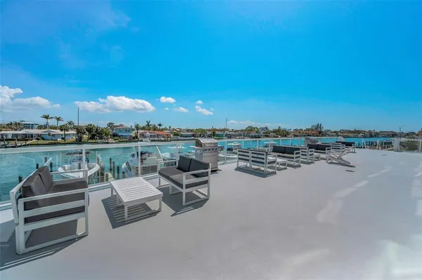 $4,500 | 415 Island Way, Unit 511, Clearwater Beach, FL 33767