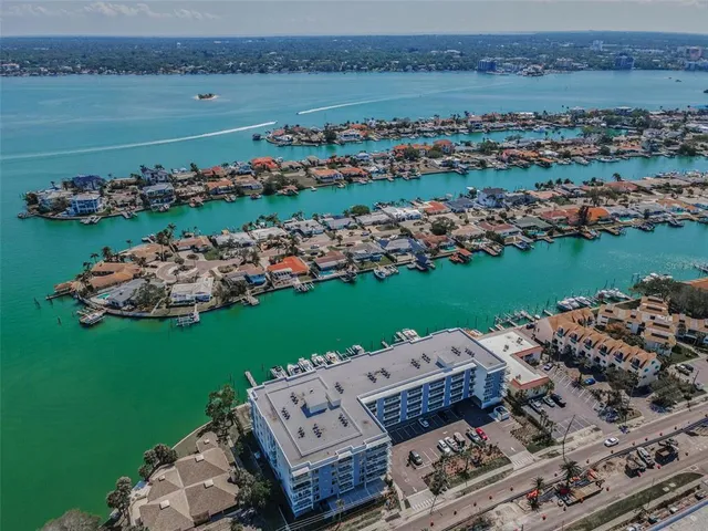 $4,500 | 415 Island Way, Unit 511, Clearwater Beach, FL 33767