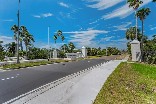 $4,500 | 415 Island Way, Unit 511, Clearwater Beach, FL 33767