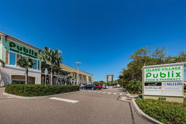 $4,500 | 415 Island Way, Unit 511, Clearwater Beach, FL 33767