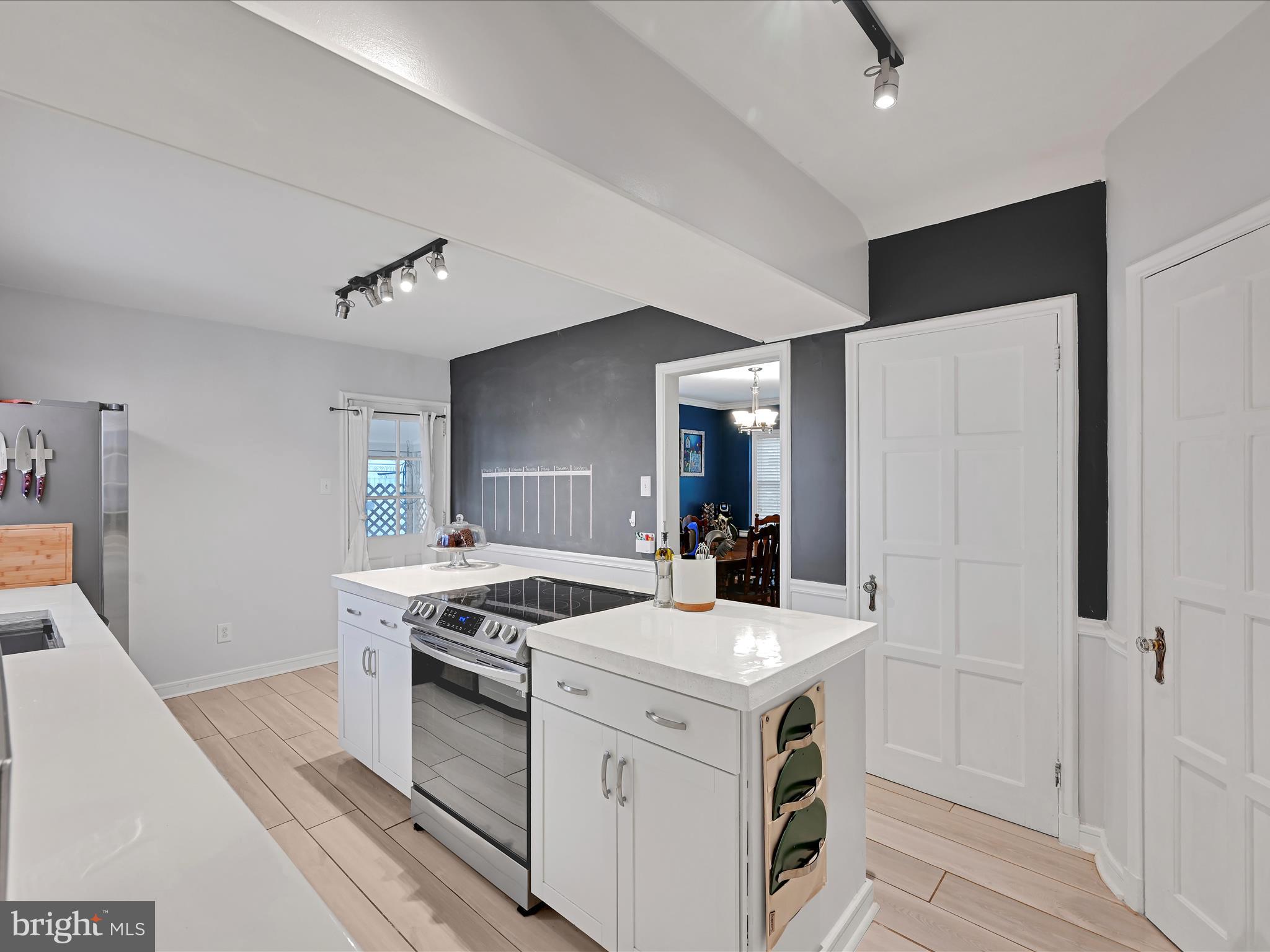 341 Creston Road York, PA 17403 - Photo 13 of 41 Kitchen