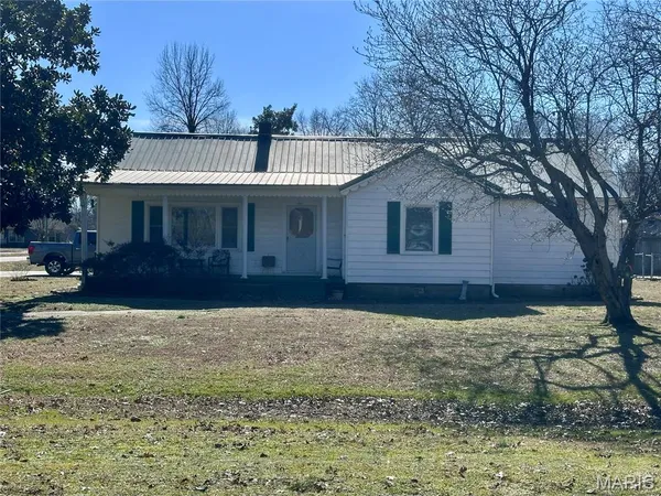 $137,000 | 122 East Lewis Street, Lilbourn, MO 63862