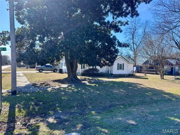 $137,000 | 122 East Lewis Street, Lilbourn, MO 63862