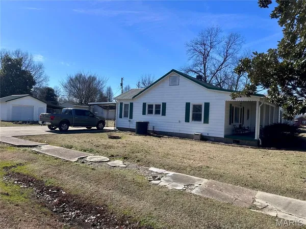 $137,000 | 122 East Lewis Street, Lilbourn, MO 63862