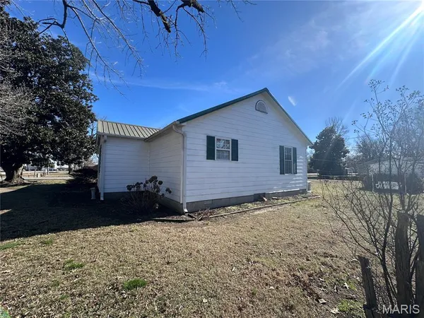 $137,000 | 122 East Lewis Street, Lilbourn, MO 63862