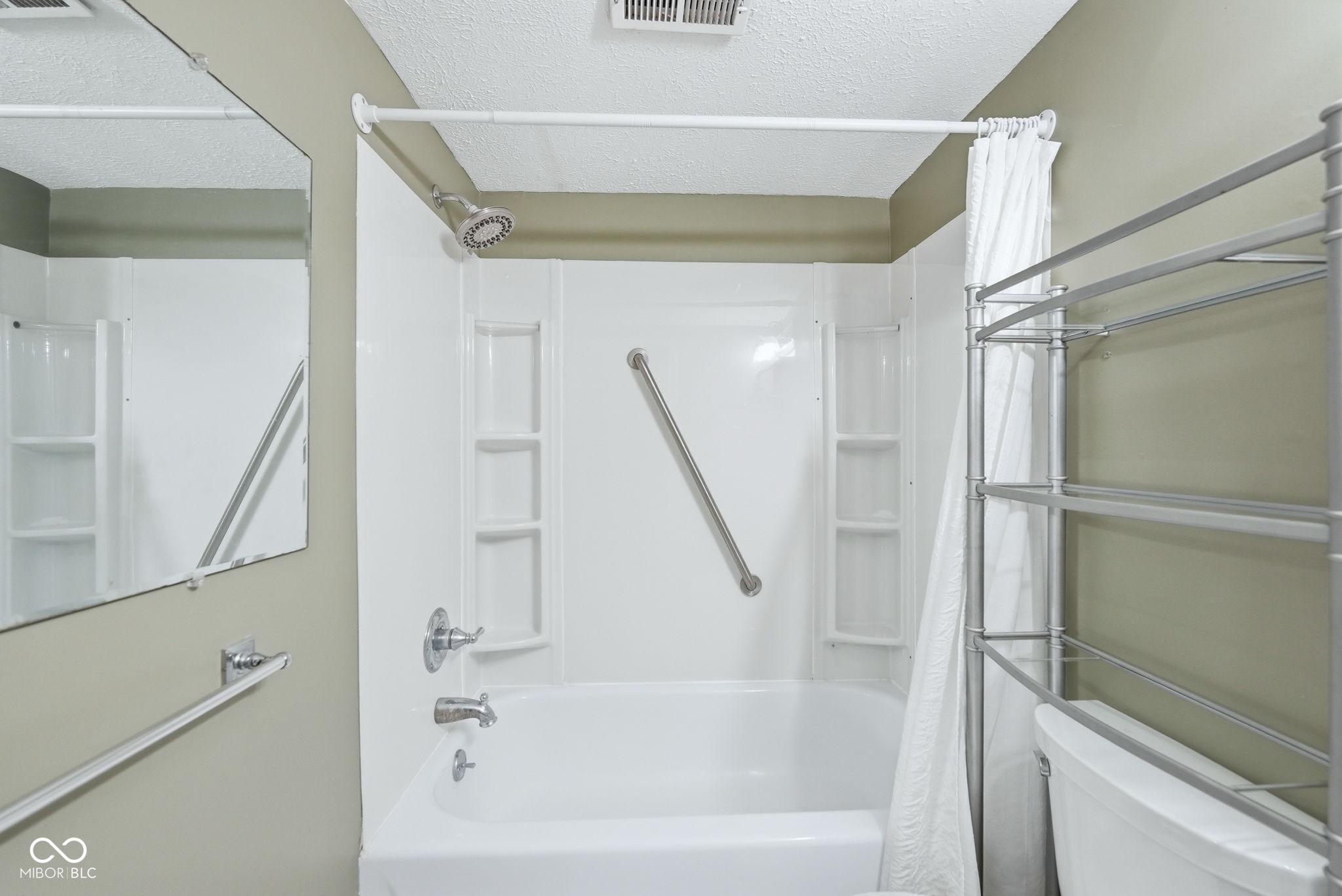 7020 Hoover Road Indianapolis, IN 46260 - Photo 31 of 47 Gallery Image 31