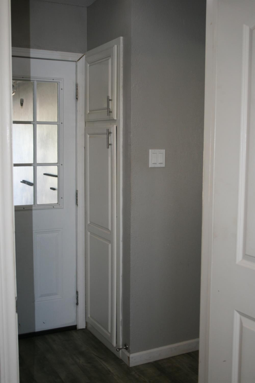 3005 92nd Street Lubbock, TX 79423 - Photo 25 of 39 Broom closet.