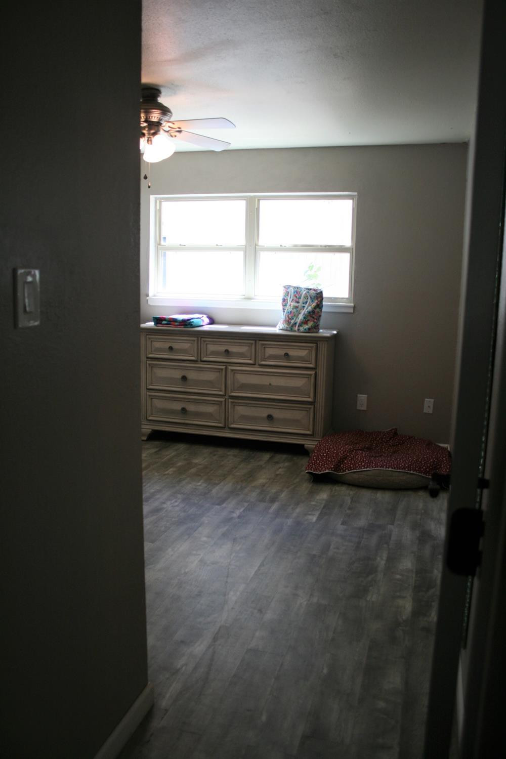 3005 92nd Street Lubbock, TX 79423 - Photo 6 of 39 First bedroom.