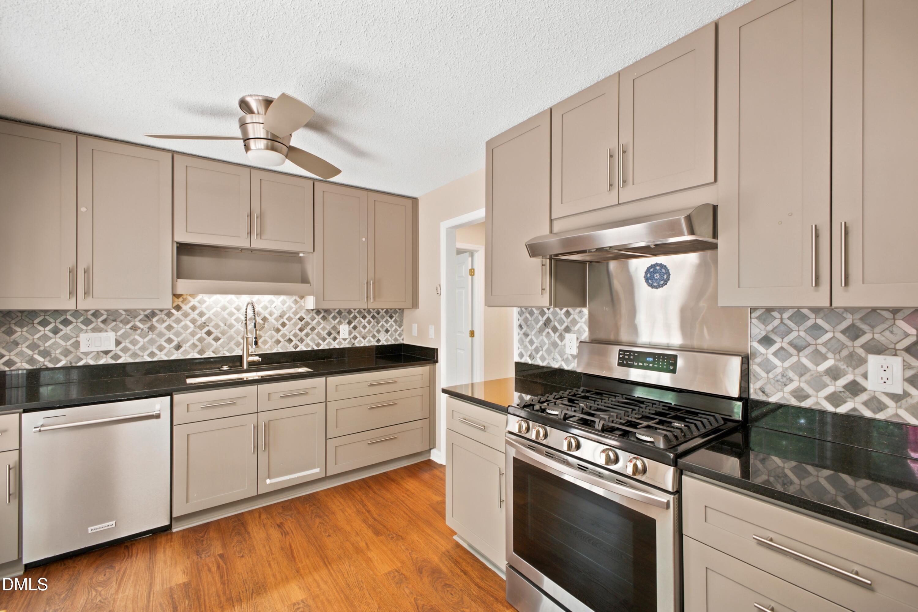 2209 Hatton Way Raleigh, NC 27604 - Photo 11 of 30