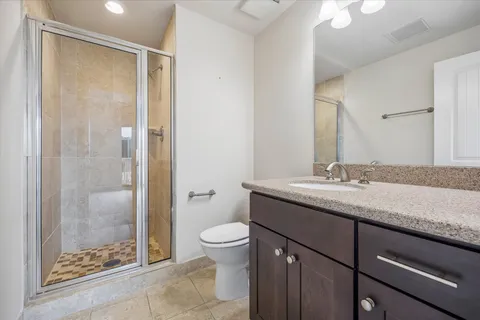 $499,900 | 1701 Hermann Drive, Unit 17D, Houston, TX 77004