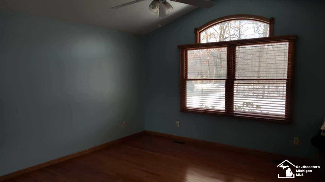 42699 Riggs Road Belleville, MI 48111 - Photo 13 of 19
