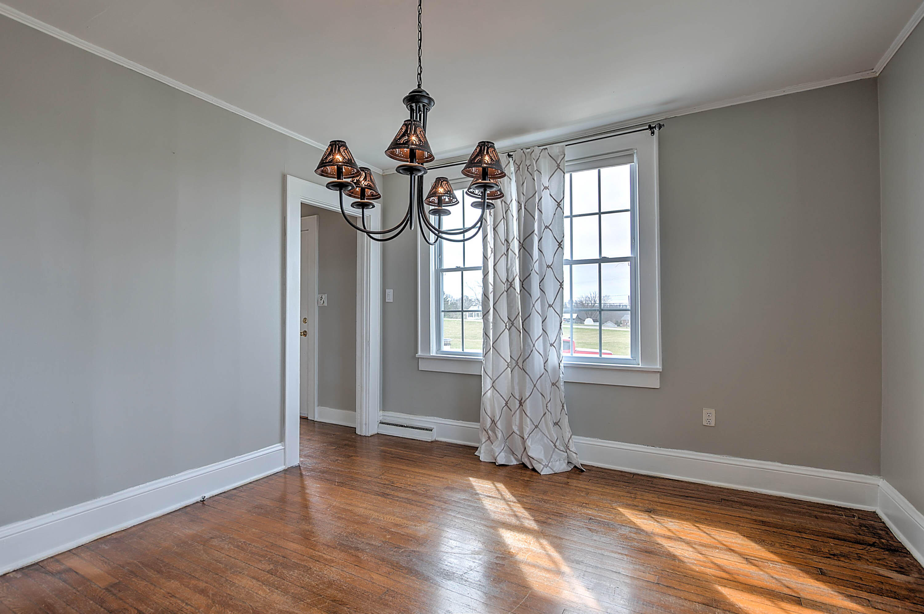 421 Maple Street Glade Spring, VA 24340 - Photo 9 of 28 DINING ROOM 2