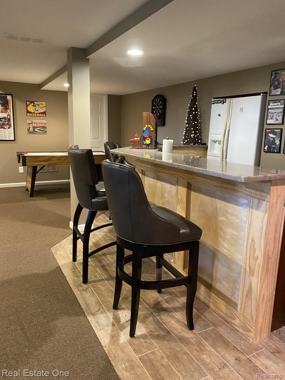 526 Springview Drive Rochester, MI 48307 - Photo 52 of 96 bar area