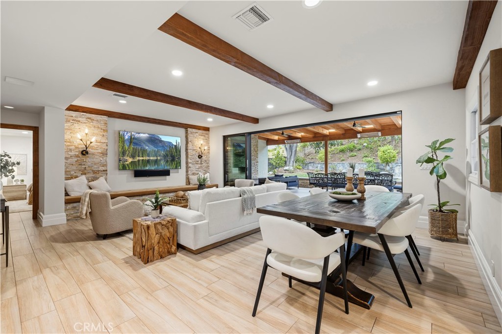 24923 Highspring Avenue Newhall, CA 91321 - Photo 17 of 55 Dining ell