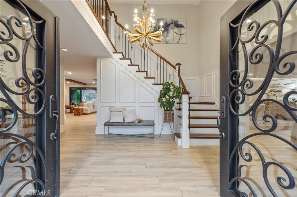 24923 Highspring Avenue Newhall, CA 91321 - Photo 3 of 55