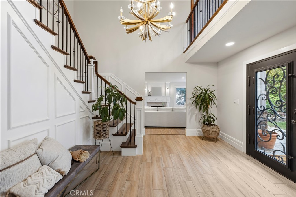 24923 Highspring Avenue Newhall, CA 91321 - Photo 4 of 55