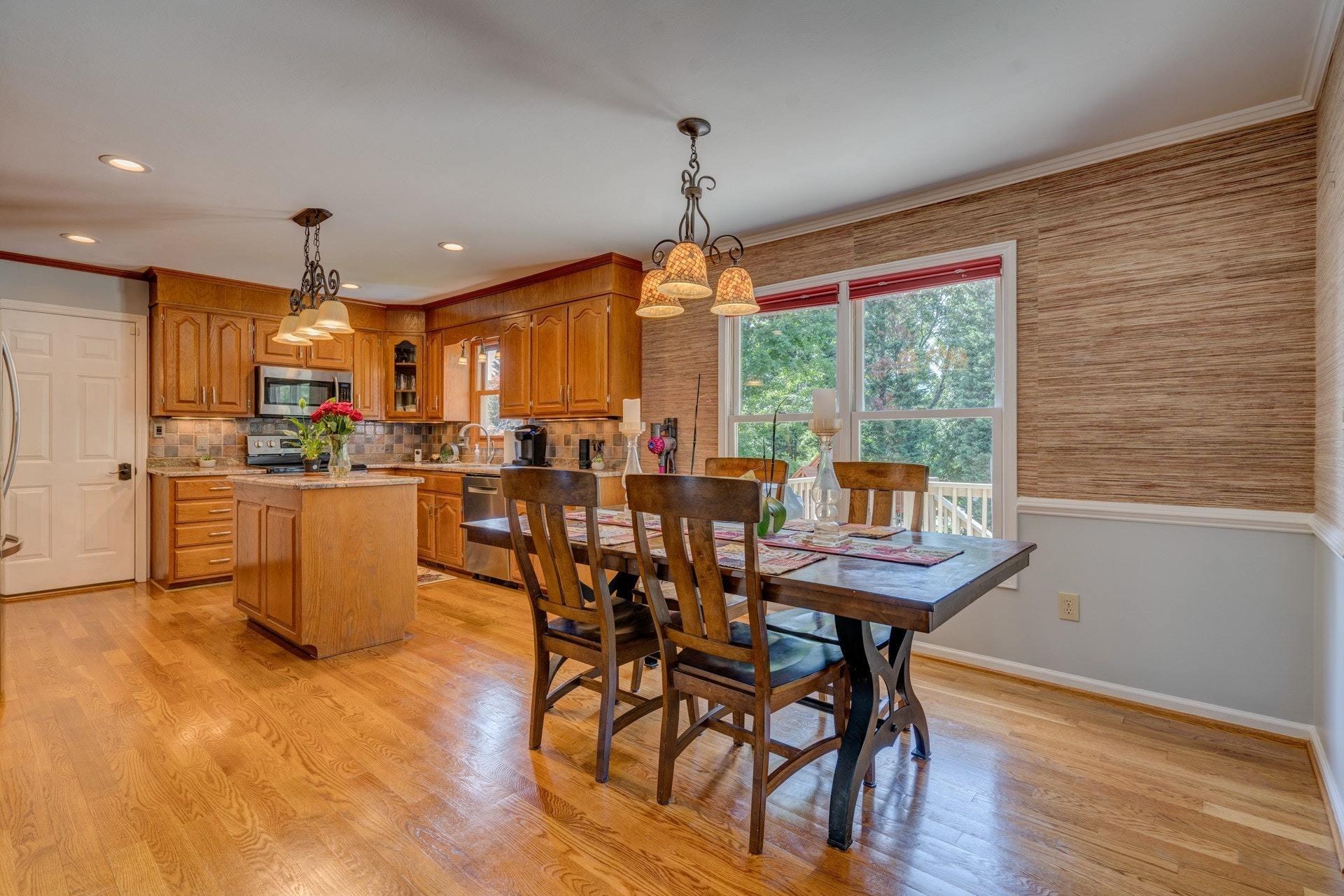 1719 Millbridge Road Salem, VA 24153 - Photo 12 of 37 Ktichen & Breakfast area