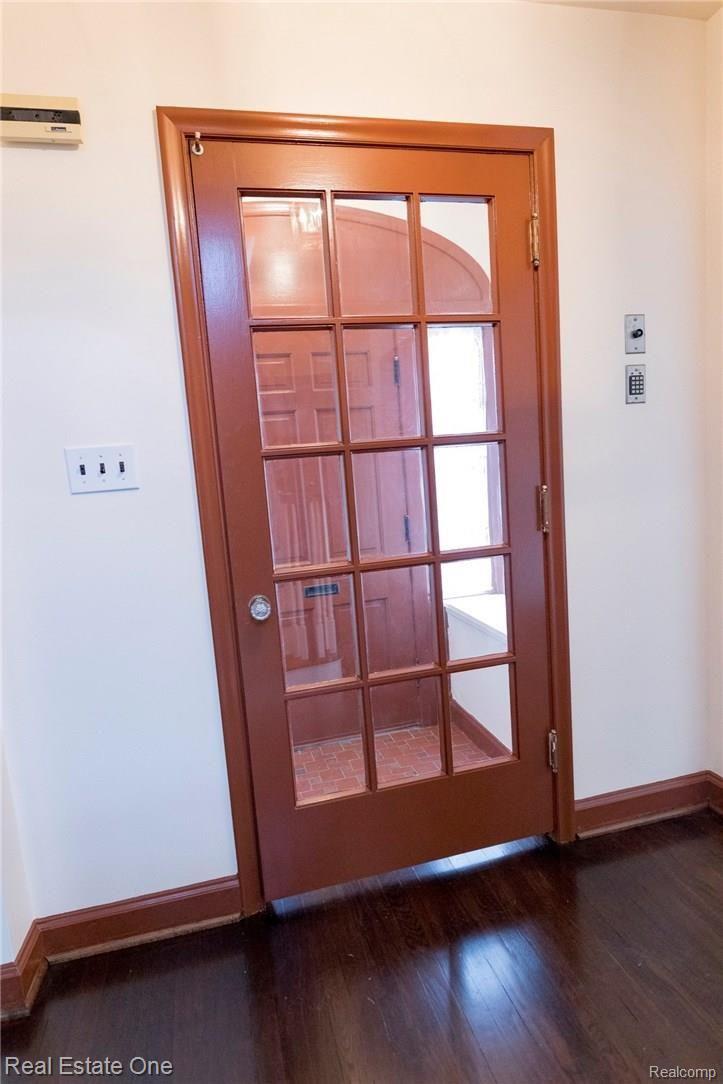 180 Riverside Drive Detroit, MI 48215 - Photo 8 of 30 French door.jpg