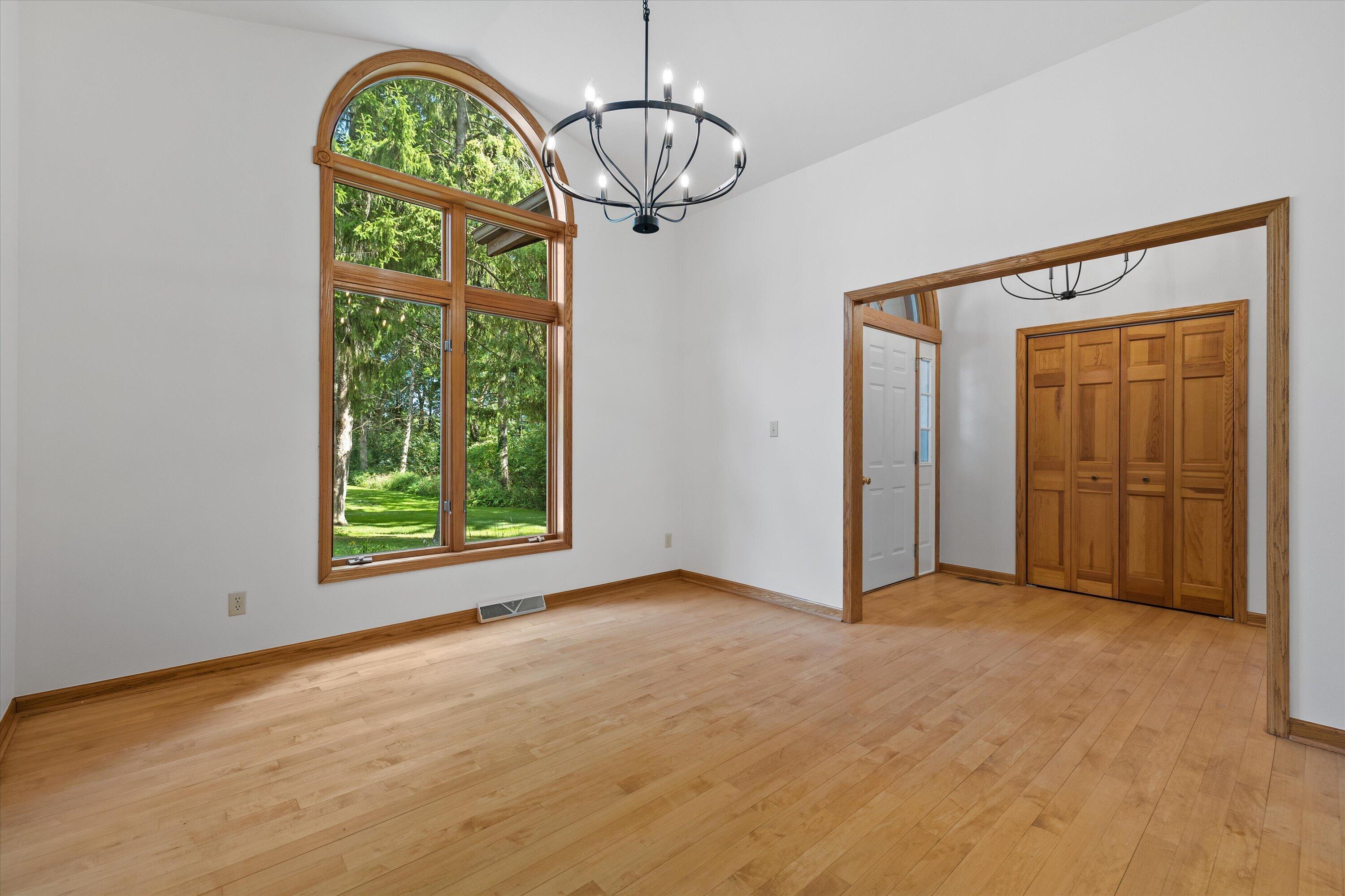 10845 North Wauwatosa Road Mequon, WI 53097 - Photo 11 of 51 Dining Room