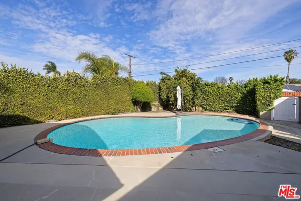 $6,999 | 5208 Woodman Avenue, Sherman Oaks, CA 91401