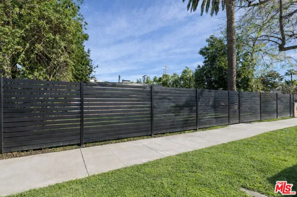 $6,999 | 5208 Woodman Avenue, Sherman Oaks, CA 91401