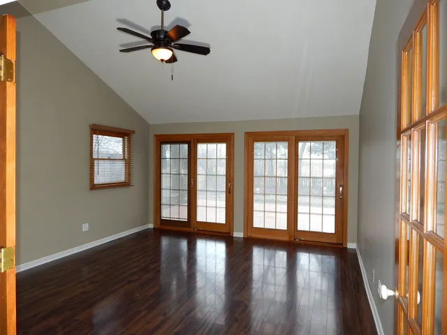 $2,695 | 1985 Navarone Drive, Naperville, IL 60565