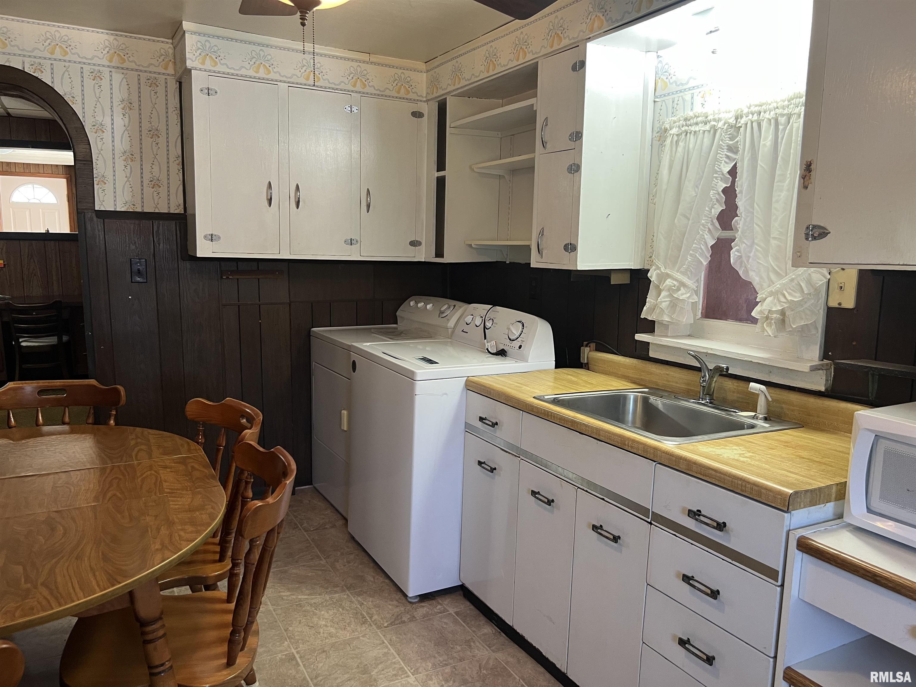 777 Cole Street Bushnell, IL 61422 - Photo 4 of 24