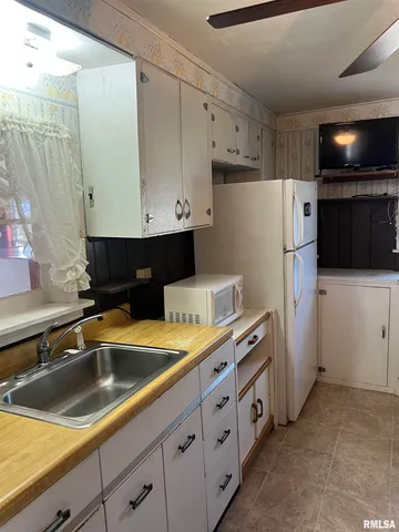 $55,000 | 777 Cole Street, Bushnell, IL 61422