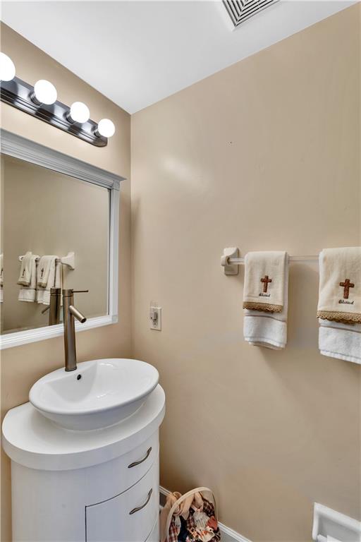 135 Rizzi Drive Irwin, PA 15642 - Photo 16 of 28 Gallery Image 16
