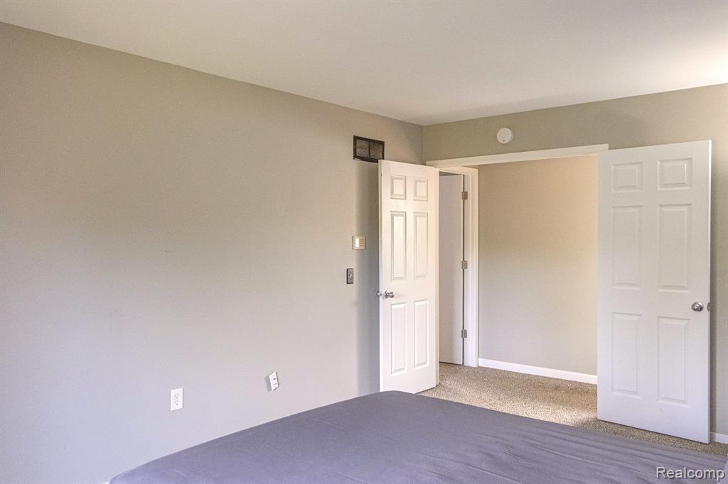 726 Hamilton Court Rochester Hills, MI 48307 - Photo 28 of 44