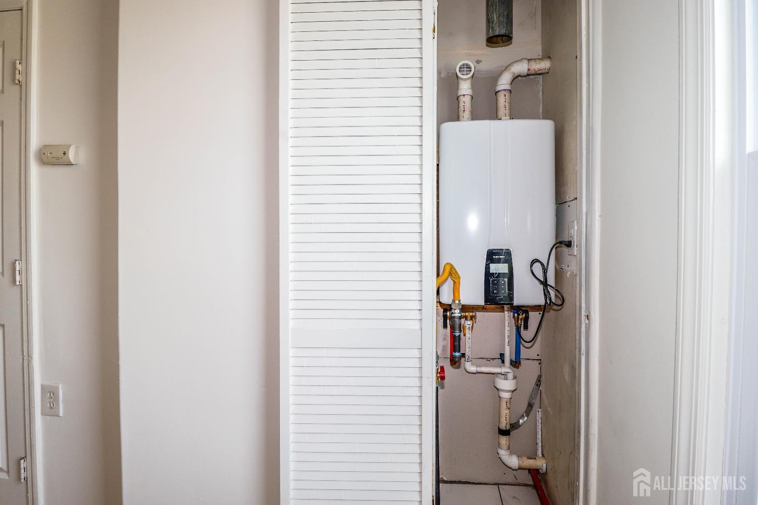 364 Market Street, Unit 1F Perth Amboy, NJ 08861 - Photo 6 of 9