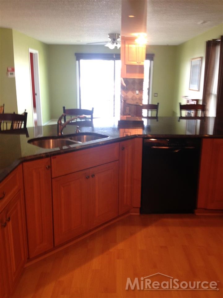 31699 South River Road, Unit D Harrison Township, MI 48045 - Photo 8 of 25 31206691-7.JPG