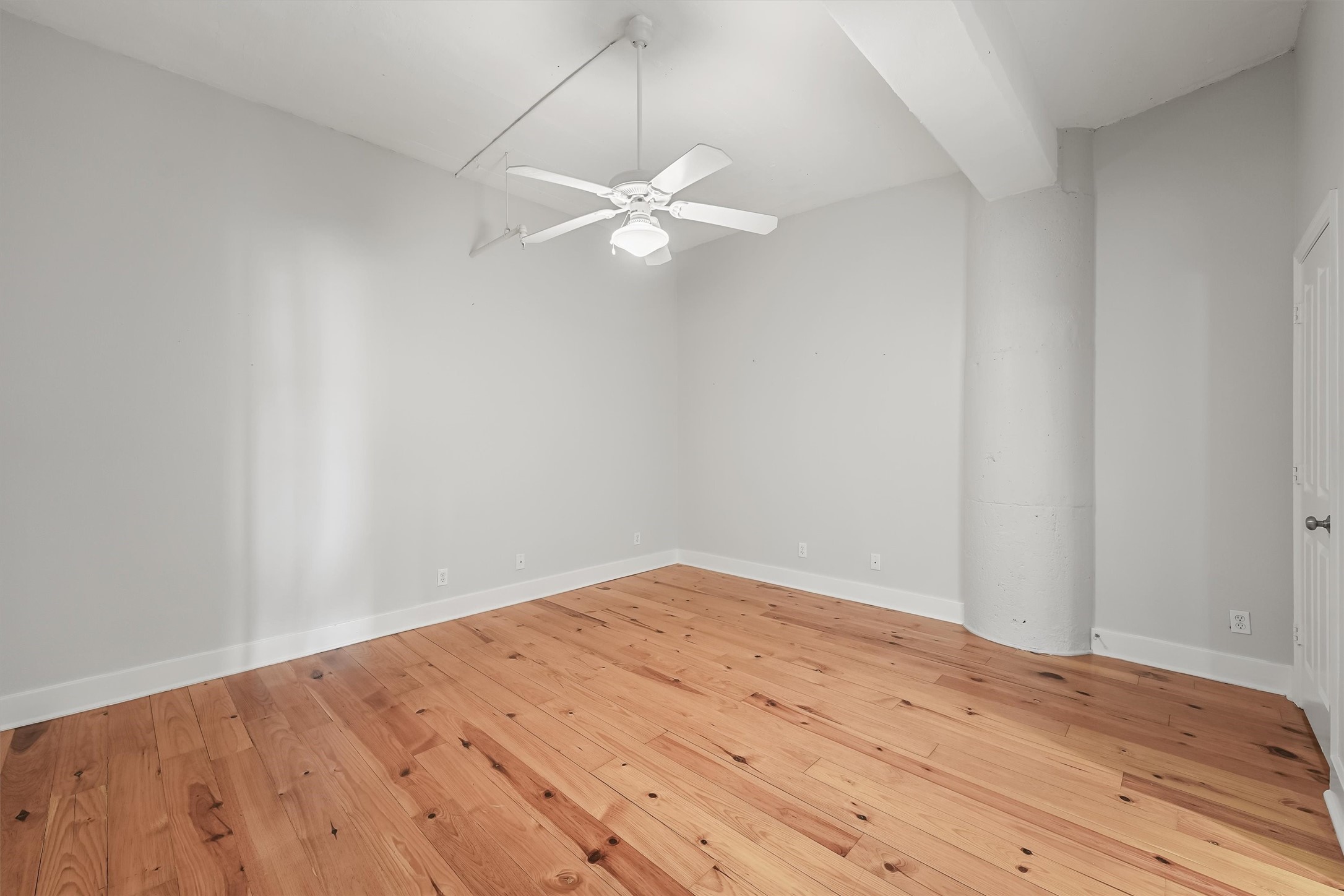 104 21st Street, Unit 203 Galveston, TX 77550 - Photo 14 of 27 wooden floor in a room
