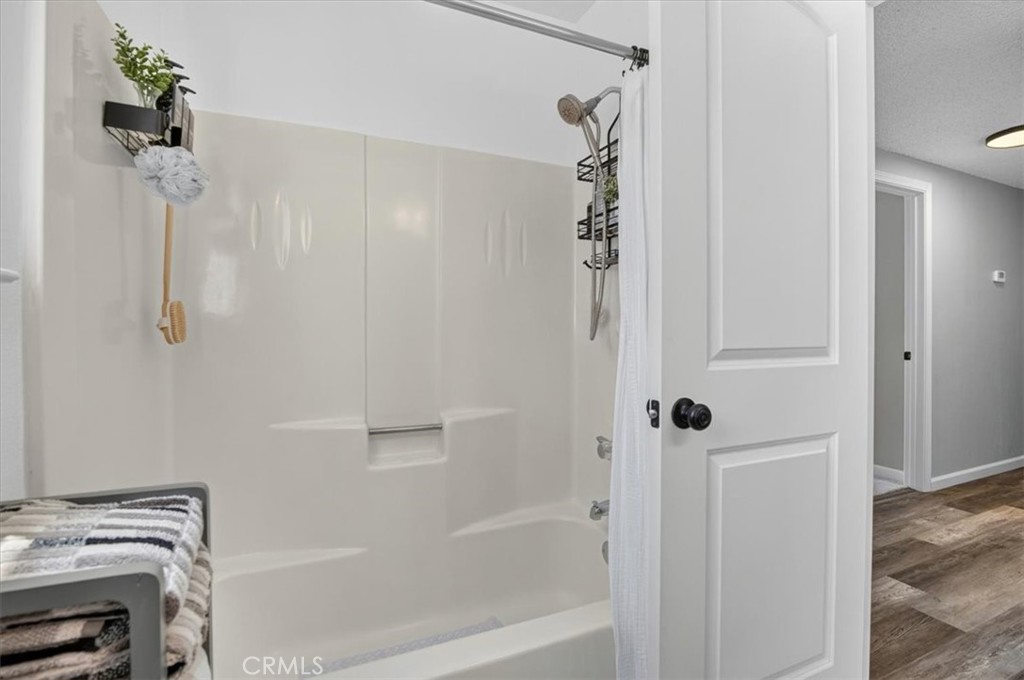 508 South P Street Lompoc, CA 93436 - Photo 29 of 34 hallway bathroom