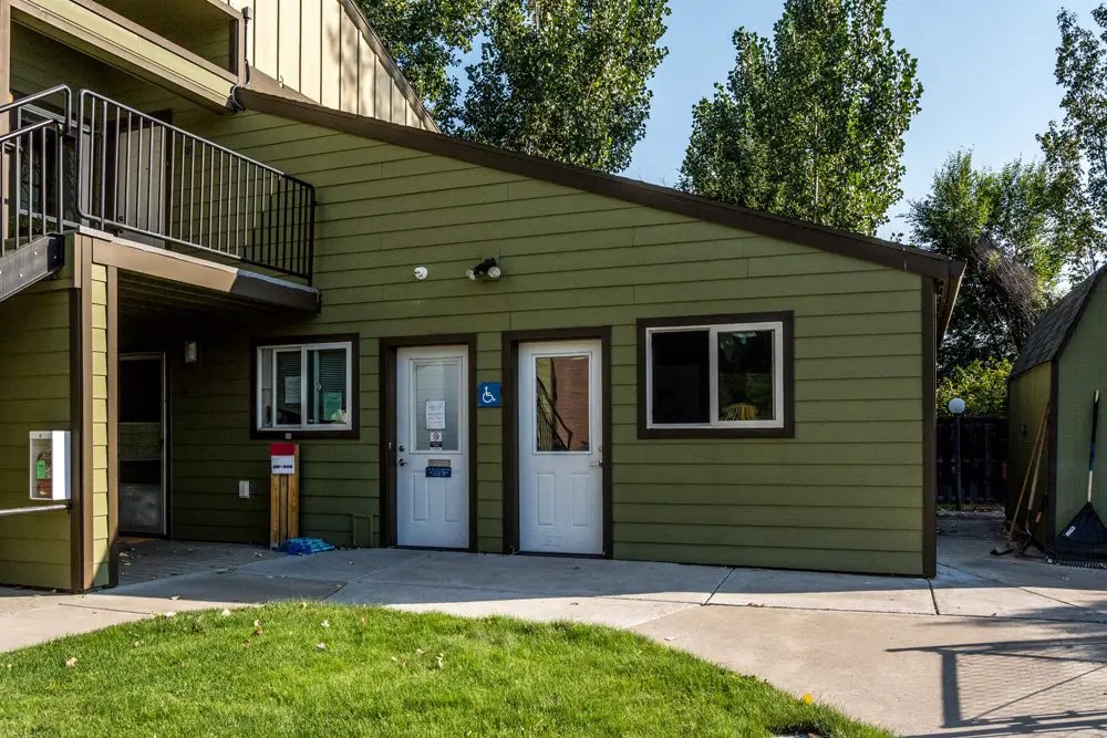 2210 Southwest 19th Street, Unit 50 Redmond, OR 97756 - Photo 5 of 14