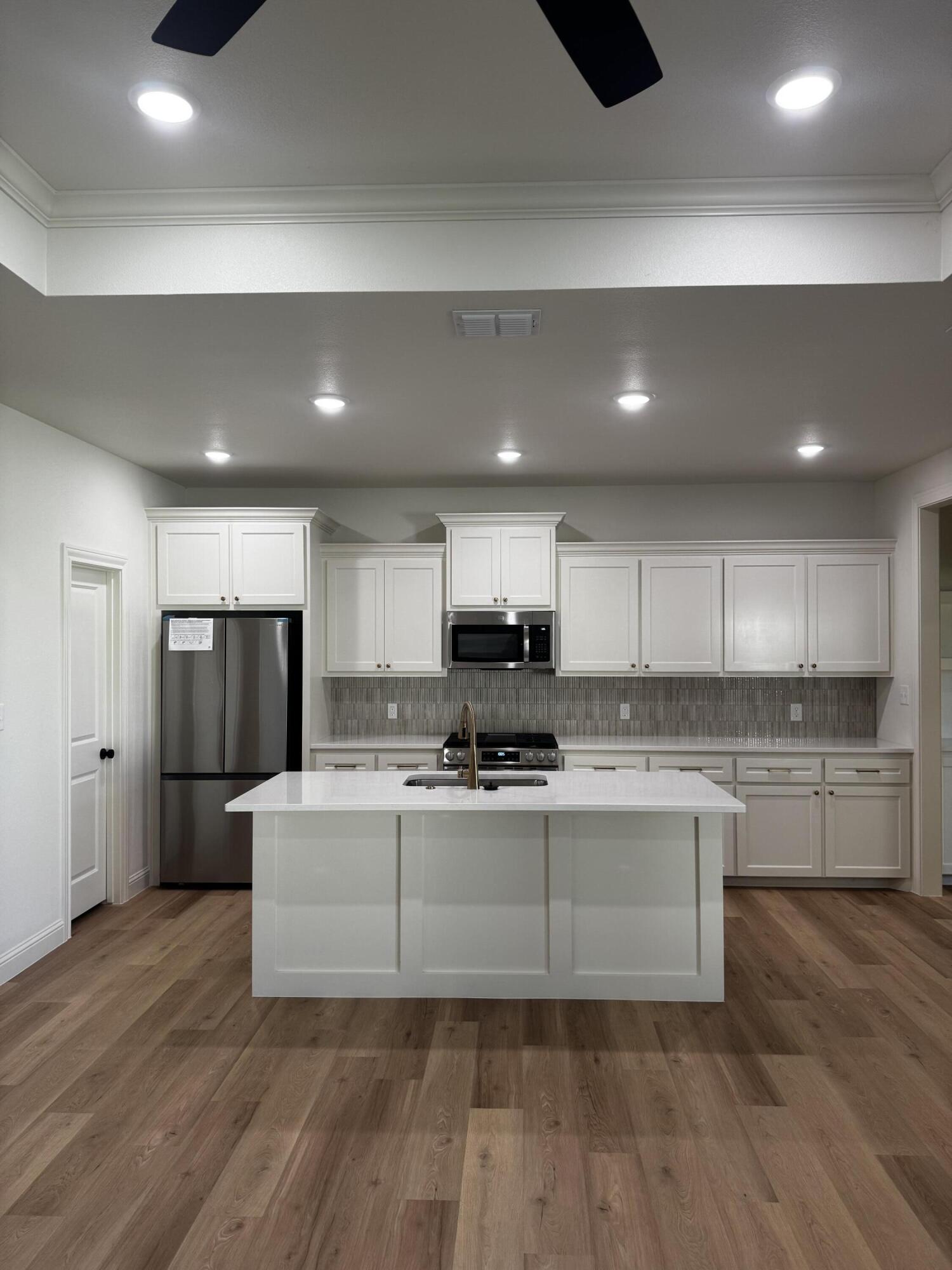 6917 14th Street Lubbock, TX 79416 - Photo 2 of 25 IMG_3830