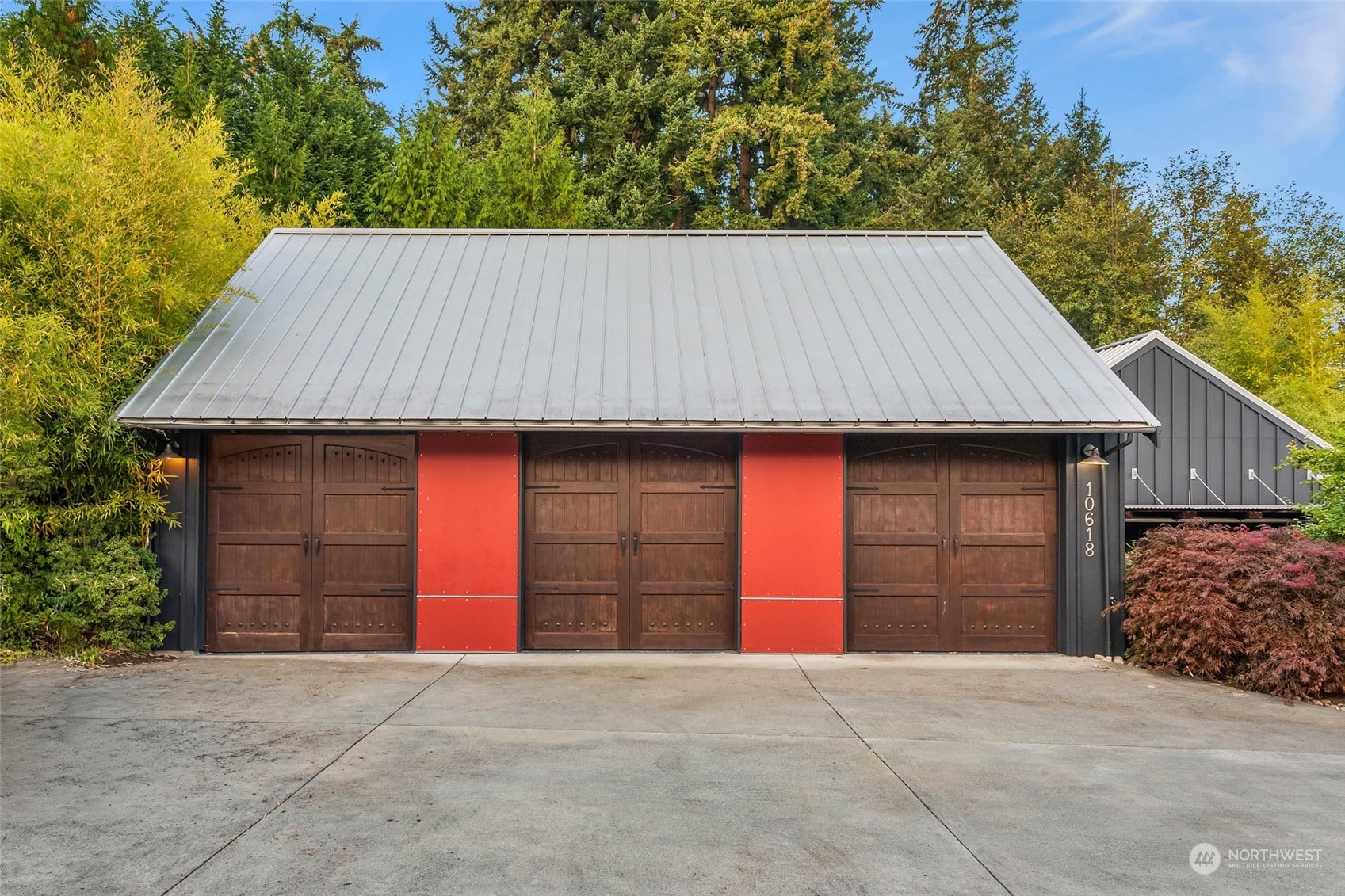 10618 Northeast 155th Place Bothell, WA 98011 - Photo 10 of 40 a backyard of