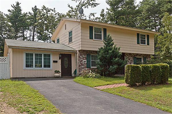 34 Porter Road Chelmsford, MA 01824 - Photo 1 of 14