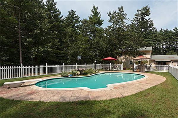 34 Porter Road Chelmsford, MA 01824 - Photo 2 of 14