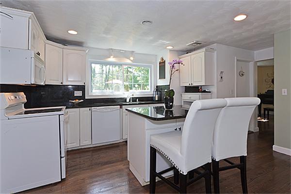 34 Porter Road Chelmsford, MA 01824 - Photo 3 of 14