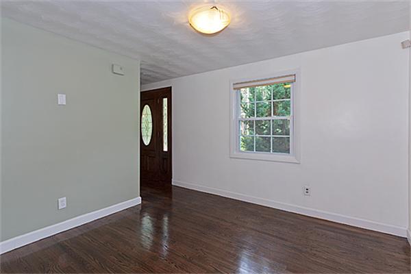 34 Porter Road Chelmsford, MA 01824 - Photo 4 of 14