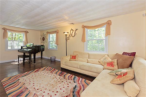 34 Porter Road Chelmsford, MA 01824 - Photo 5 of 14