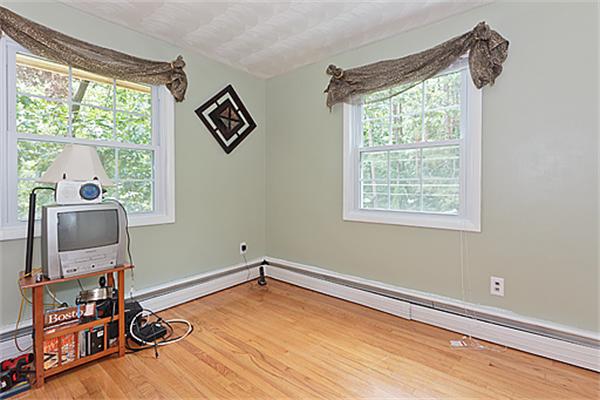 34 Porter Road Chelmsford, MA 01824 - Photo 10 of 14