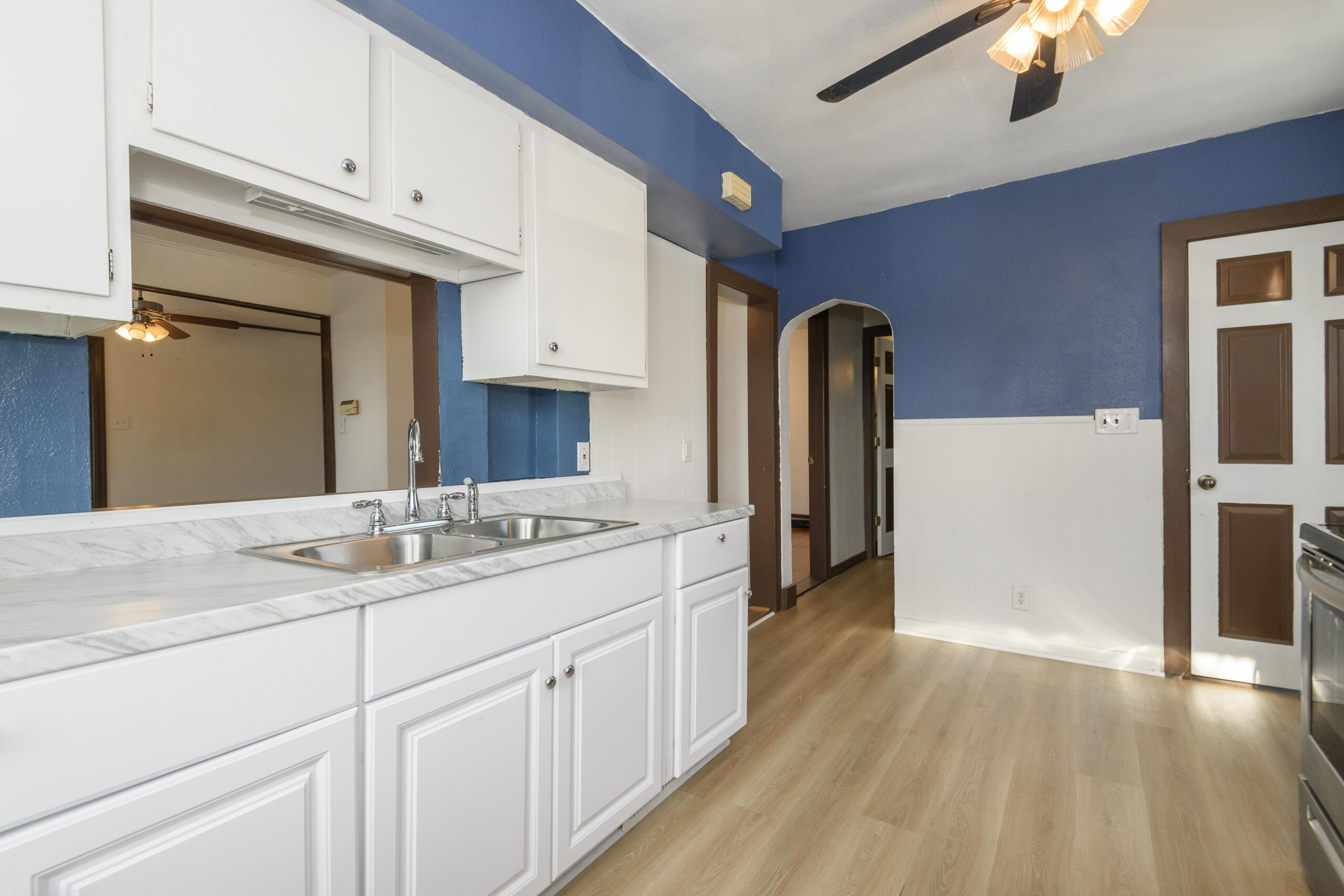 4910 North 107th Street Milwaukee, WI 53225 - Photo 12 of 29 Kitchen