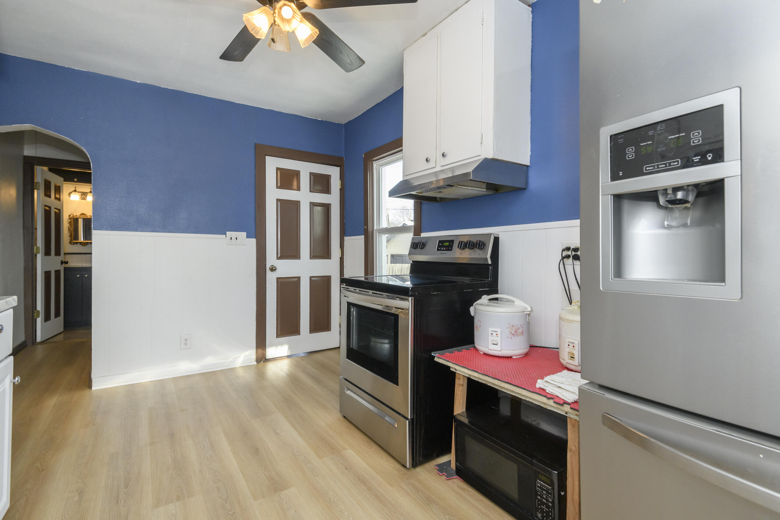 4910 North 107th Street Milwaukee, WI 53225 - Photo 13 of 29 Kitchen