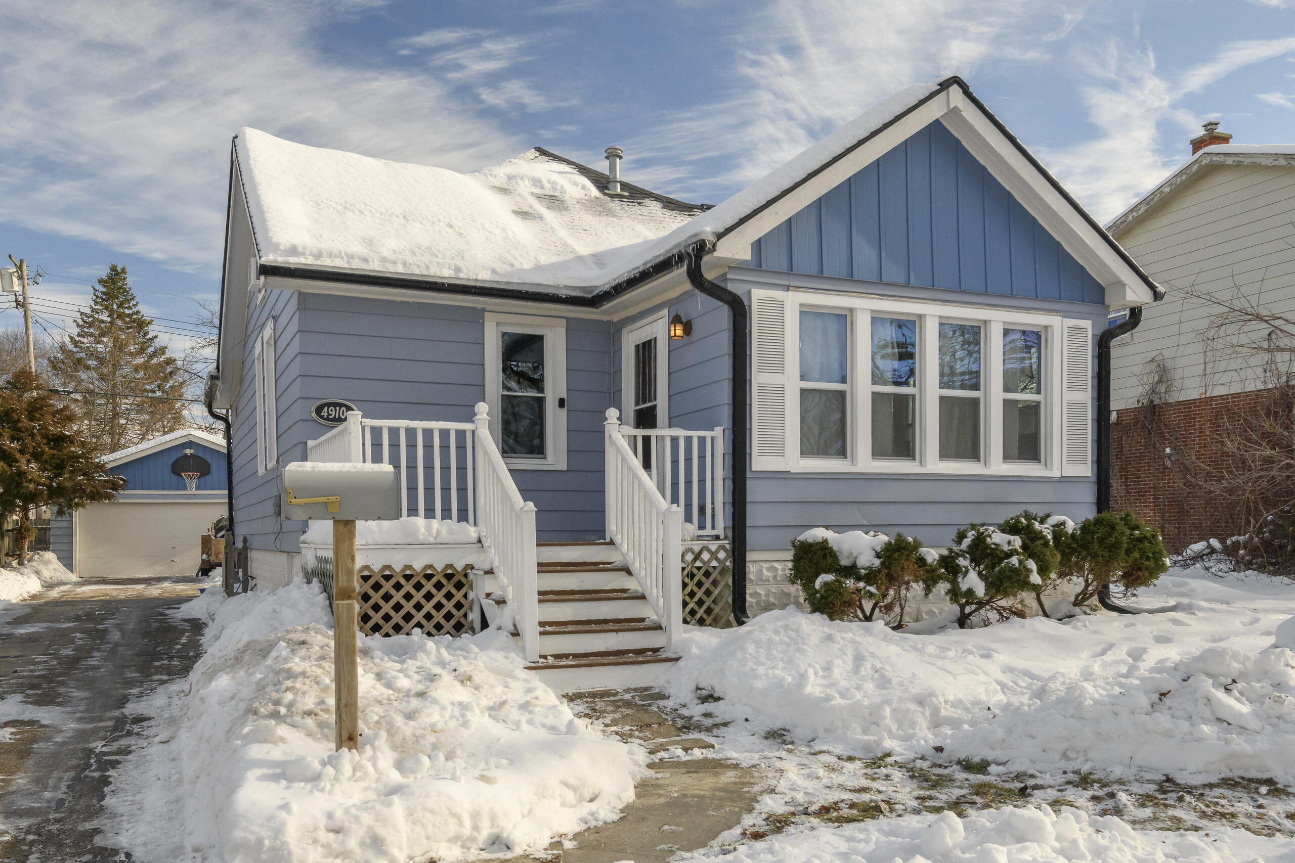 4910 North 107th Street Milwaukee, WI 53225 - Photo 2 of 29 Front of home