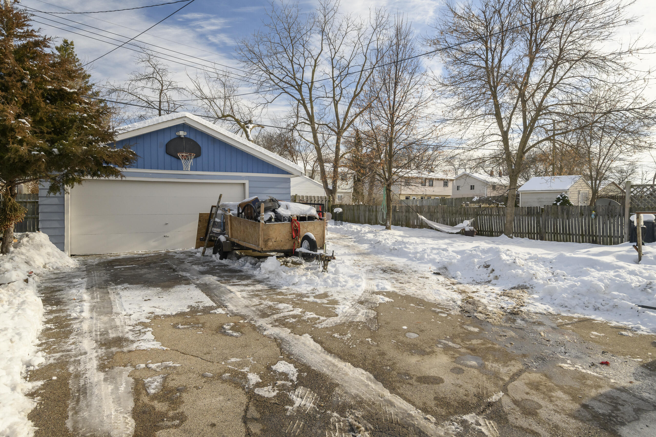 4910 North 107th Street Milwaukee, WI 53225 - Photo 29 of 29 Driveway