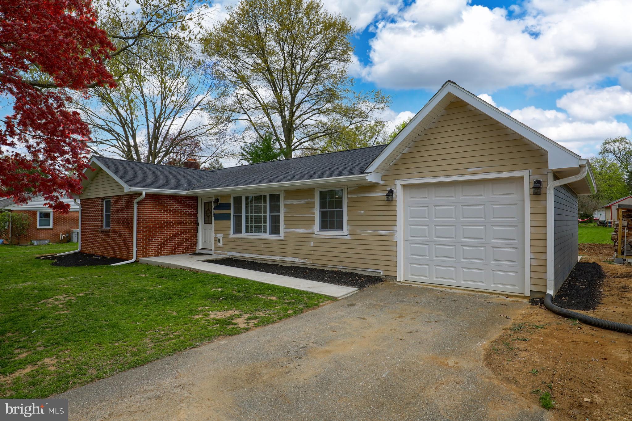 312 Maxson Road Lancaster, PA 17601 - Photo 4 of 59 Gallery Image 4