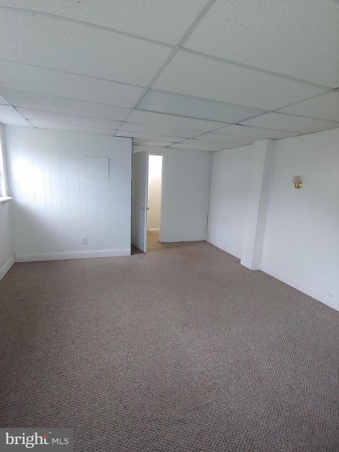 8907 Fort Drive Manassas, VA 20110 - Photo 14 of 34 Office/Large Room