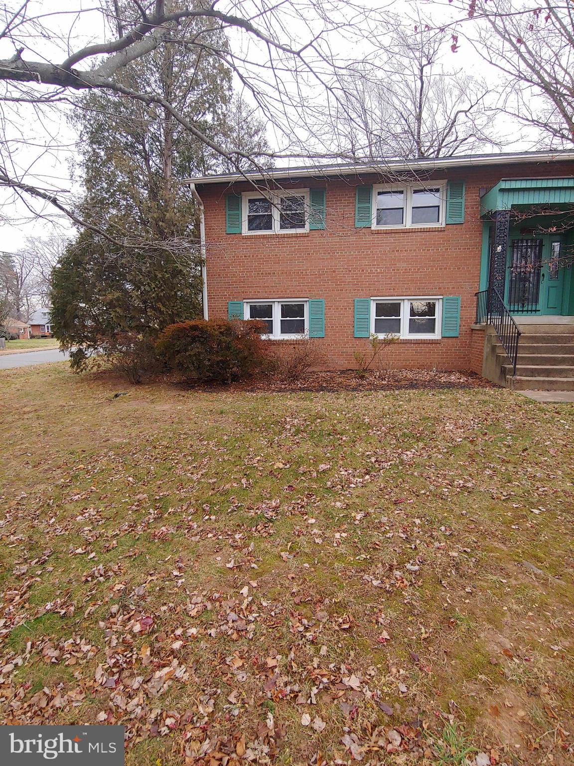 8907 Fort Drive Manassas, VA 20110 - Photo 2 of 34